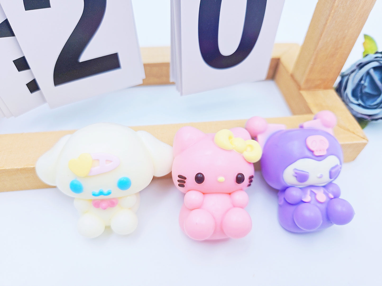 Kitty&Kuromi&Cinnamoroll Squishy（3）